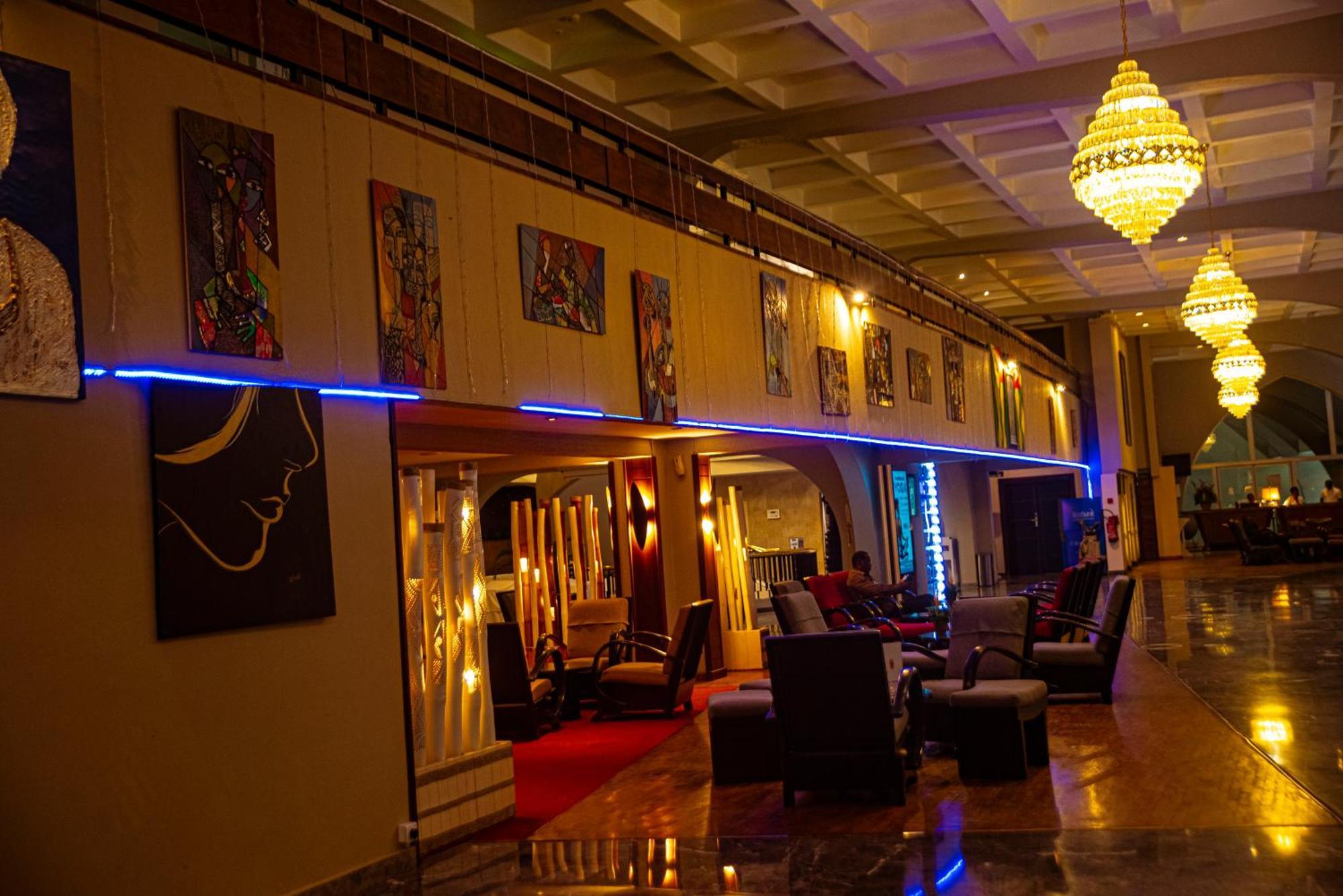 Hotel Sarakawa 로메 외부 사진