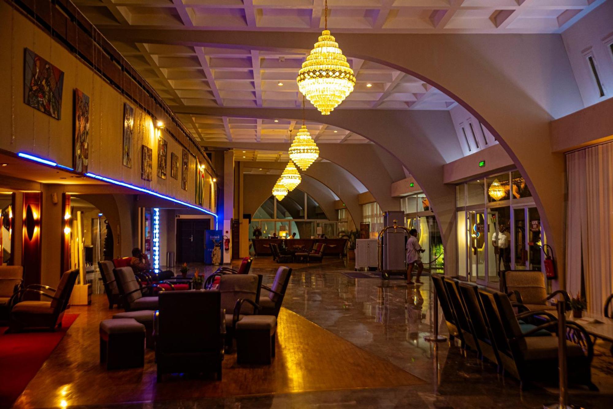 Hotel Sarakawa 로메 외부 사진